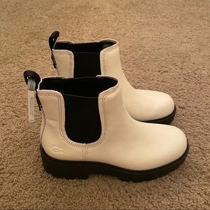 NWT Waterproof Leather UGG Boots